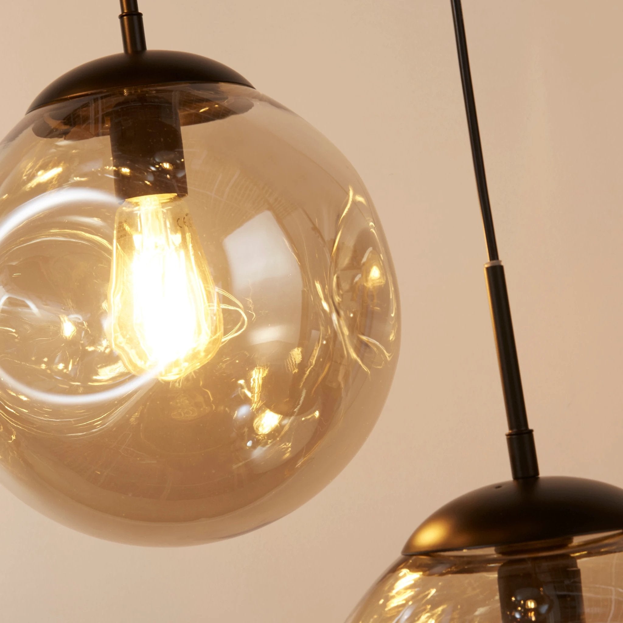 Hanglamp Punch 5Lt getrapt - Black Metal & Champagne Punched Glass by Searchlight