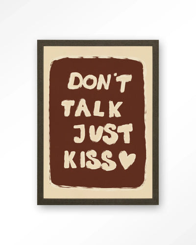 Just Kiss - Moderne Wanddecoratie | Artprint, Glass Art, Wandkleed by Urban Cotton