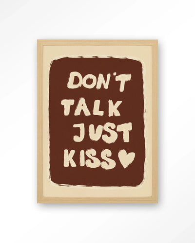 Just Kiss - Moderne Wanddecoratie | Artprint, Glass Art, Wandkleed by Urban Cotton