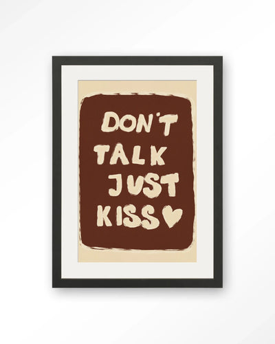 Just Kiss - Moderne Wanddecoratie | Artprint, Glass Art, Wandkleed by Urban Cotton