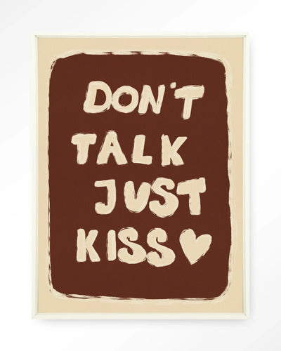 Just Kiss - Moderne Wanddecoratie | Artprint, Glass Art, Wandkleed by Urban Cotton