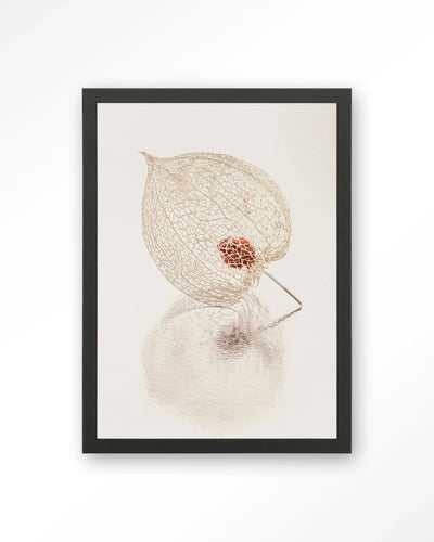 De Reflectie Van Vergankelijkheid In Lichte Tinten - Moderne Wanddecoratie | Artprint, Glass Art, Wandkleed by Urban Cotton