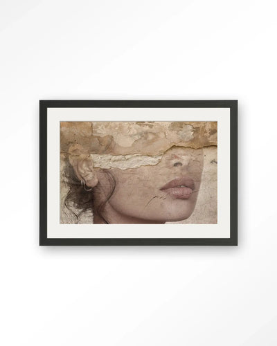 Face Behind The Wall - Moderne Wanddecoratie | Artprint, Glass Art & Wandkleed by Urban Cotton