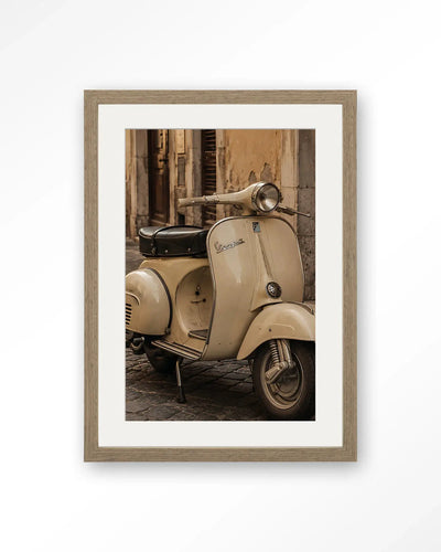 Vespa Crema - Moderne Wanddecoratie | Artprint, Glass Art & Wandkleed by Urban Cotton