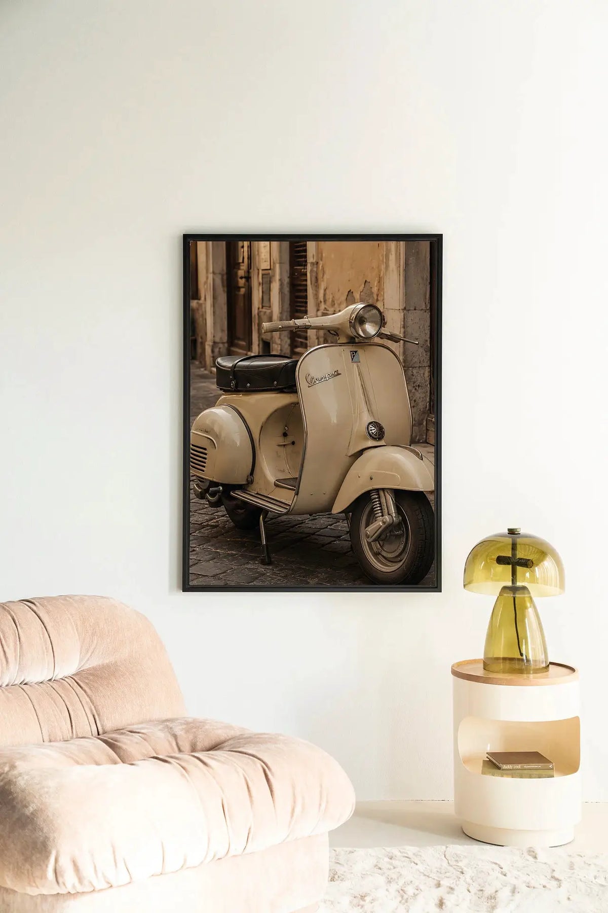 Vespa Crema - Moderne Wanddecoratie | Artprint, Glass Art & Wandkleed by Urban Cotton