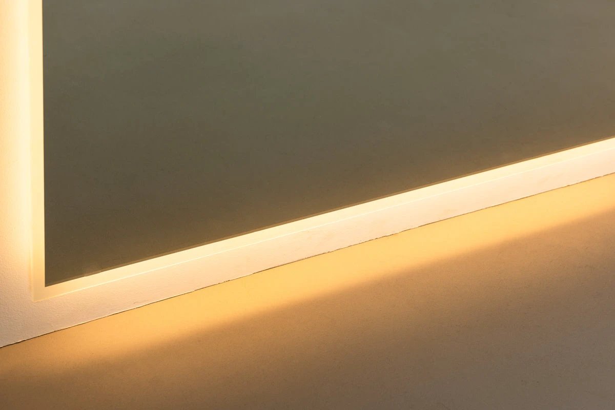 Spiegel Skeppsvik x Josefin Lustig met LED 210 x 100 by LYNDE
