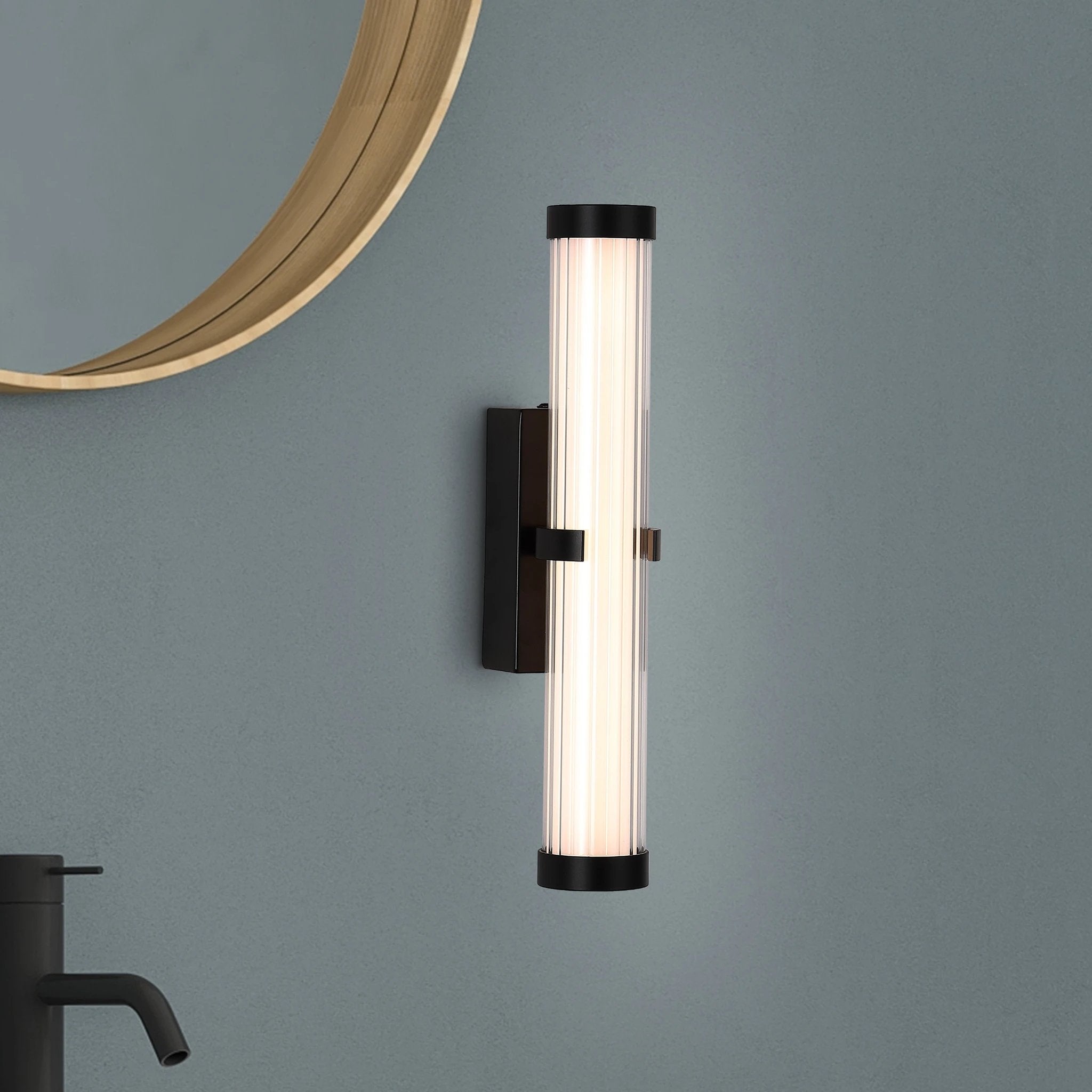 Wandlamp Clamp - Black Metal, Ribbed Clear & Opal Diffuser by Searchlight