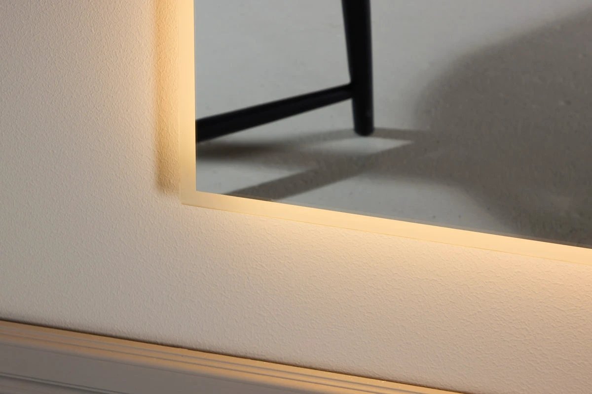 Spiegel Skeppsvik met LED 185 x 70 by LYNDE