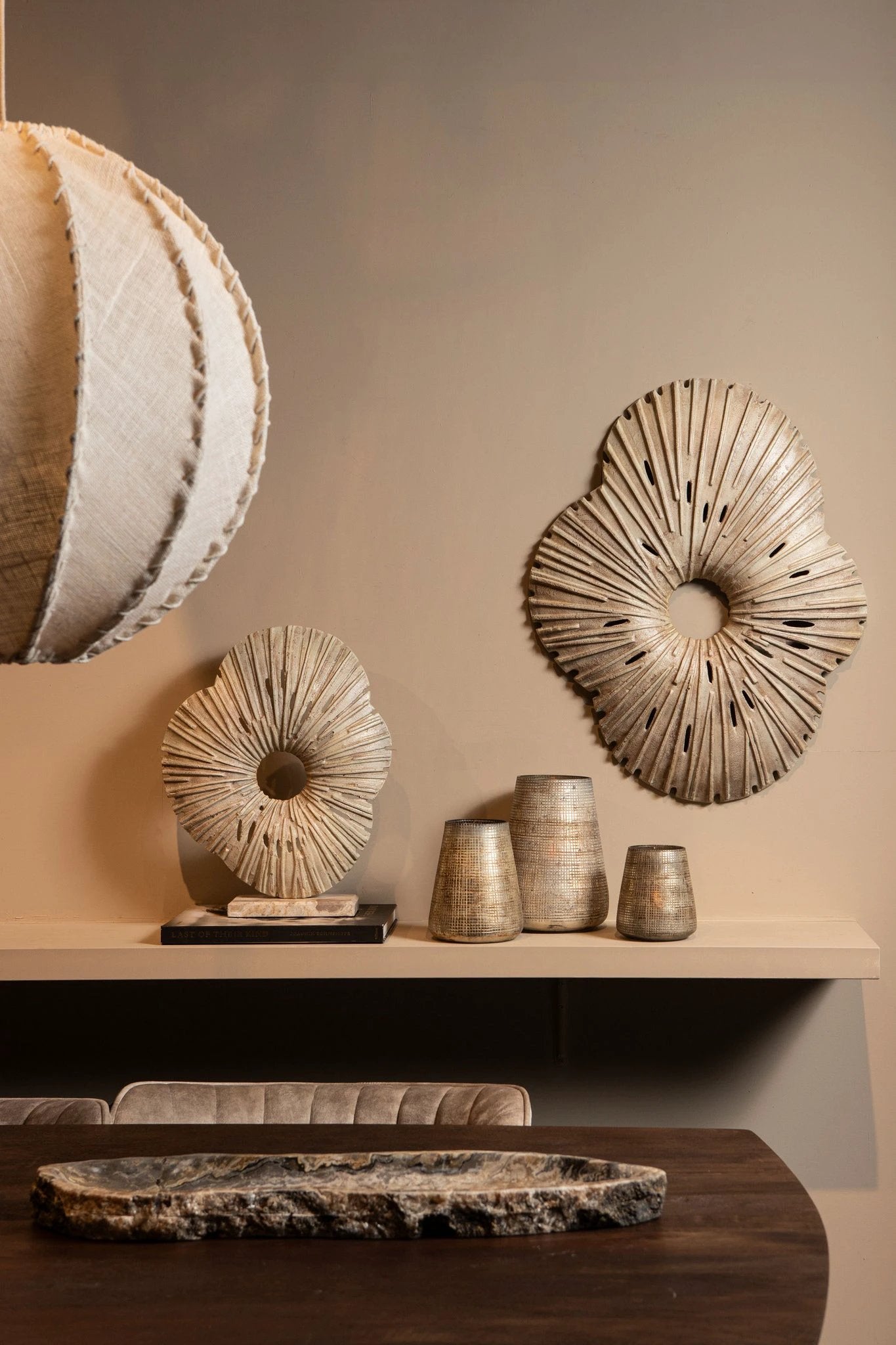 Vija Beige Gegoten Aluminium Organisch Open Wandpaneel L by PTMD