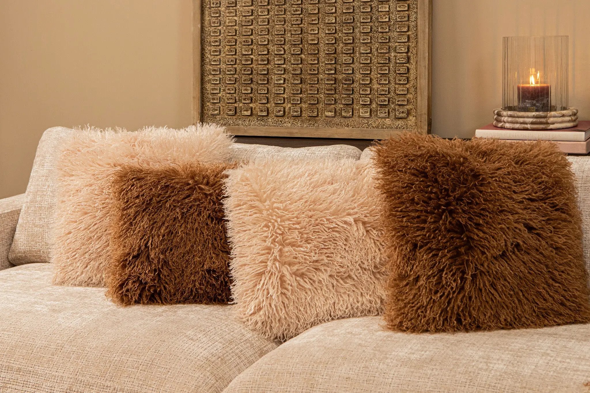 Rexx beige nepschapenbont vierkant kussen by PTMD