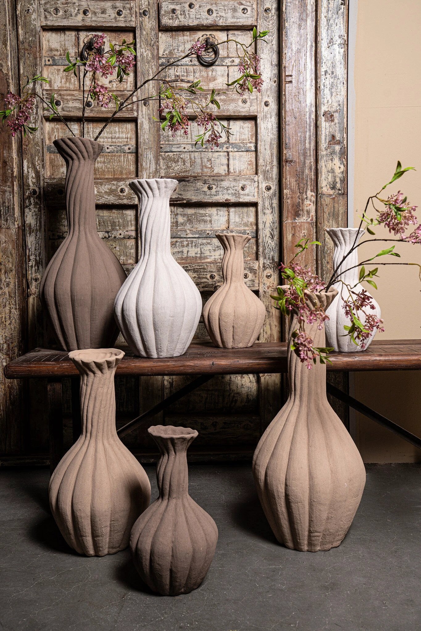 Lydia witte keramische vaas met spiraalribbels M by PTMD