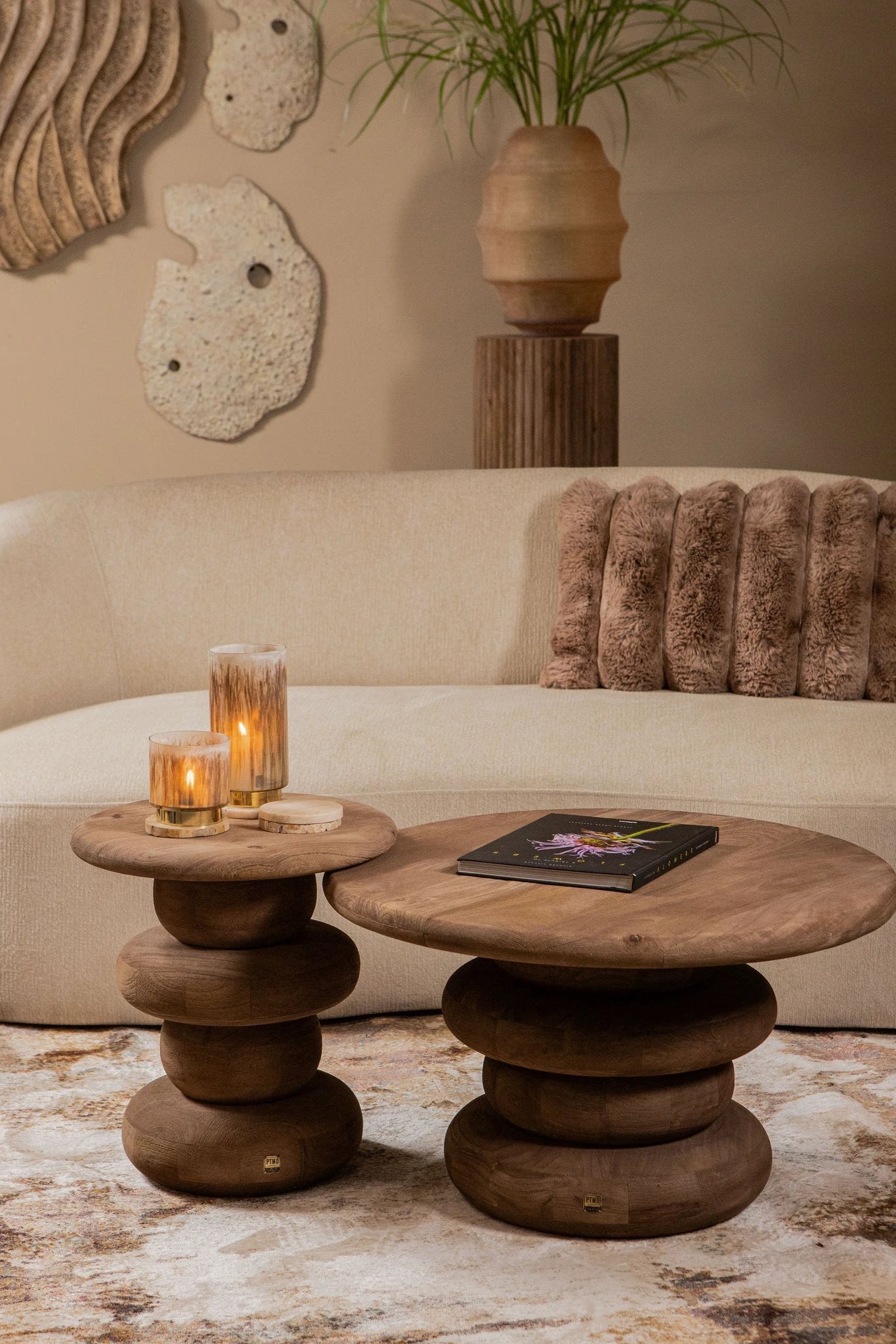 Salontafel Keven Naturel ronde salontafel van onbewerkt mangohout by PTMD