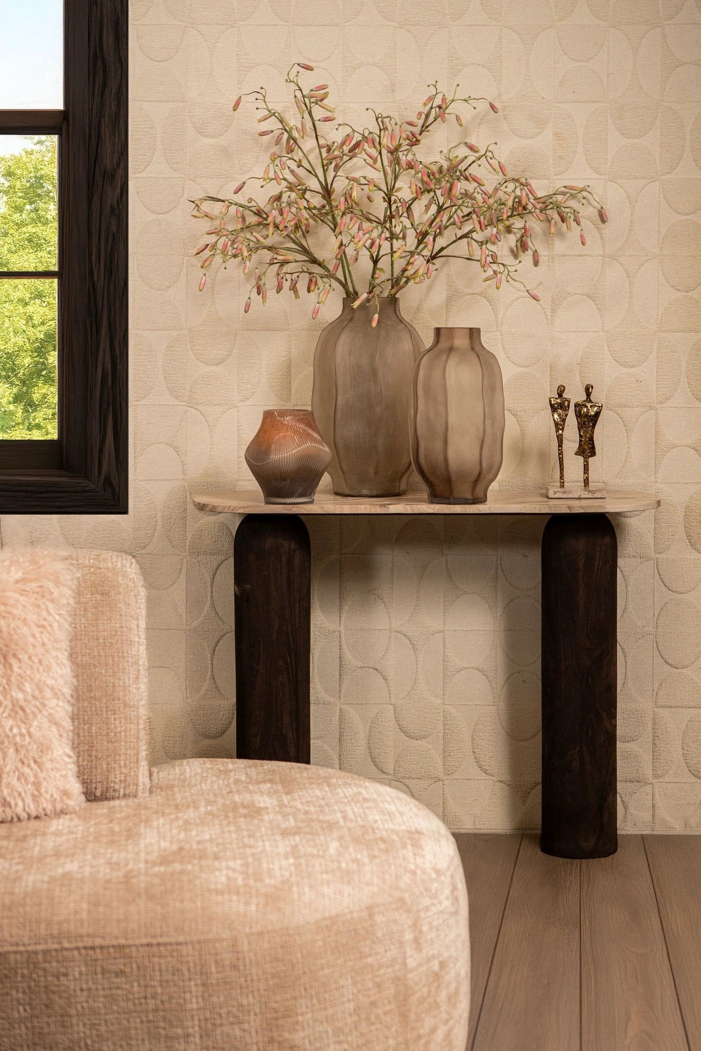 Natae beige hoge ronde geribbelde glazen vaas by PTMD