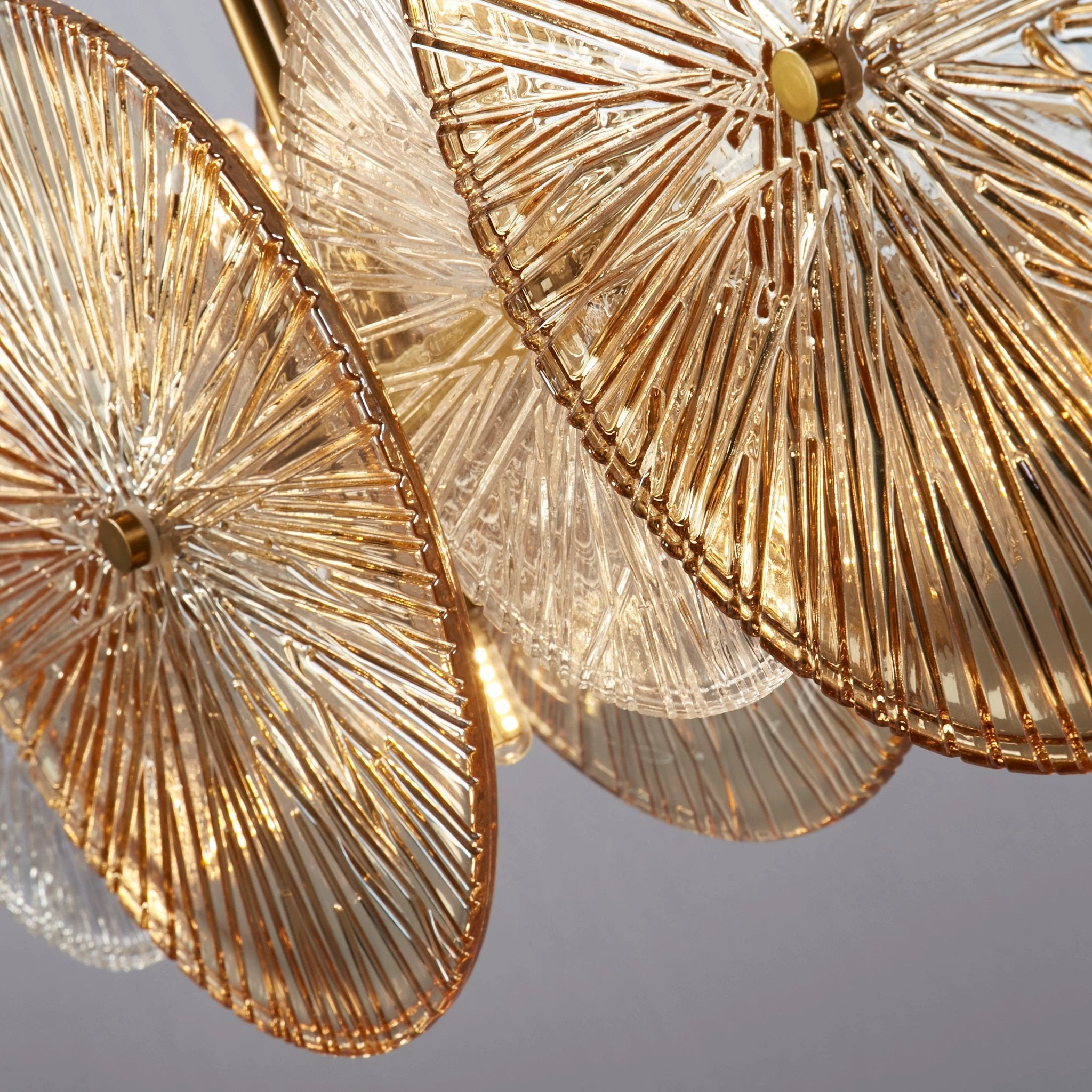 Hanglamp Wagon Wheel 10Lt - Bronze Metal,Clear/Amber Glass by Searchlight