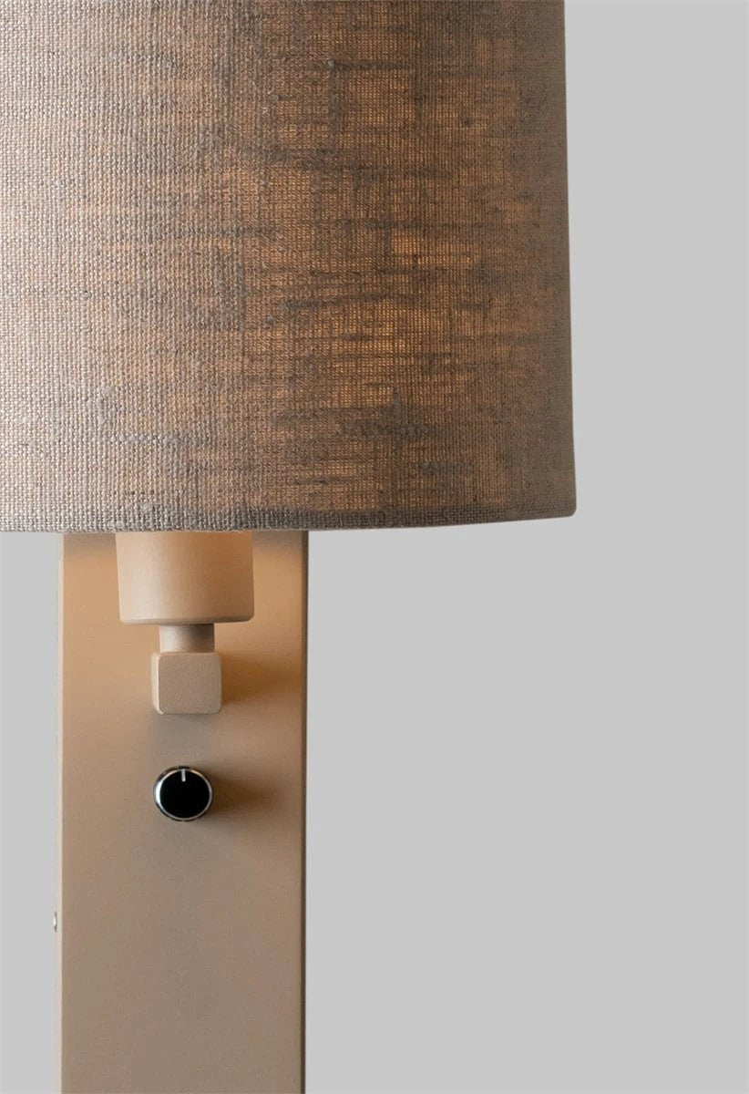 Wandlamp Florence met zandkleurige kap Ø18 x 15cm by it's about RoMi