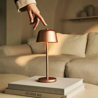 Tafellamp oplaadbaar Anton Koperen by Tavellio - Amsterdam