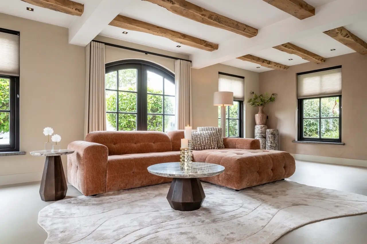 Vaas Daimy bruin by Richmond Interiors