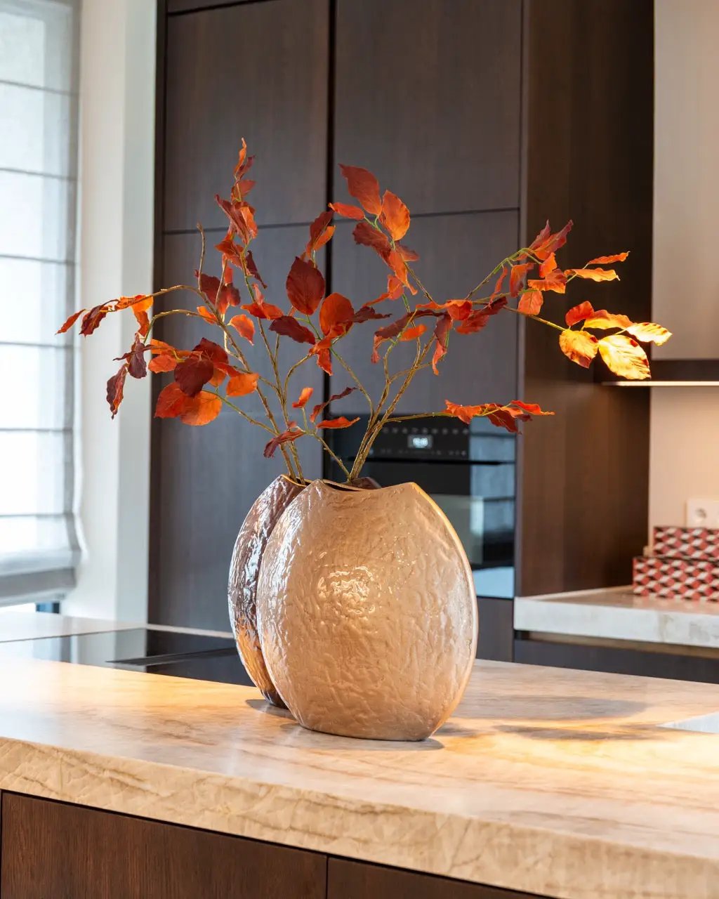 Vaas Jaya beige by Richmond Interiors