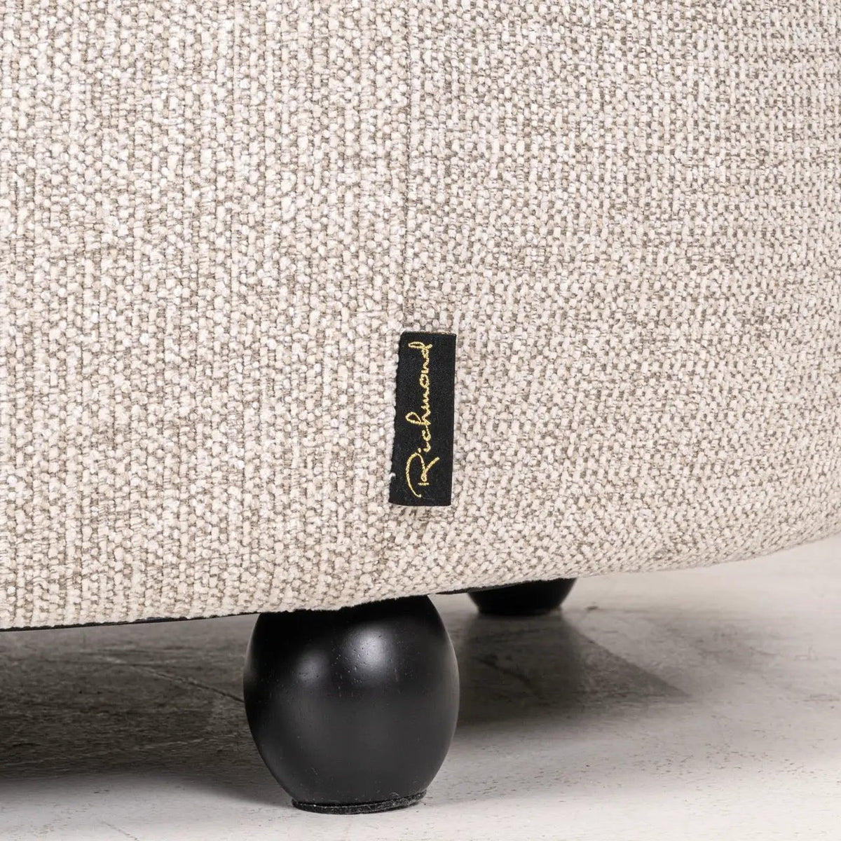 Bank Amelia naturel fancy by Richmond Interiors