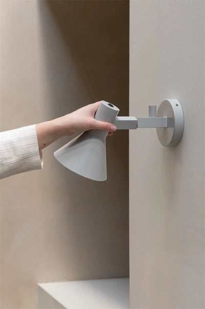 Wandlamp Stavanger, licht grijs by it's about RoMi