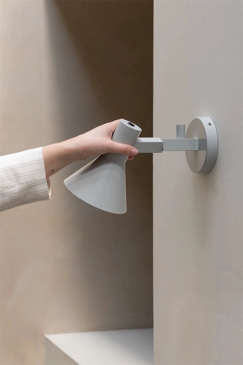 Wandlamp Stavanger, licht grijs by it's about RoMi