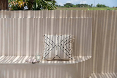 Kussenhoes De Tribal - naturel-zwart - 50x50cm by Bazar Bizar Antwerp