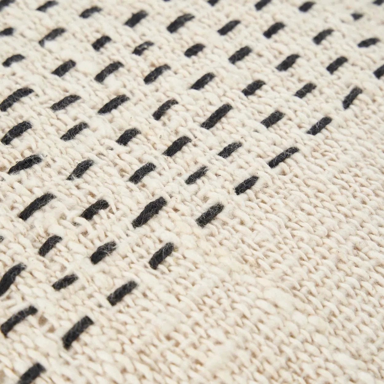 Kussehoes De Misty - natuurlijk zwart - 50x50cm by Bazar Bizar Antwerp