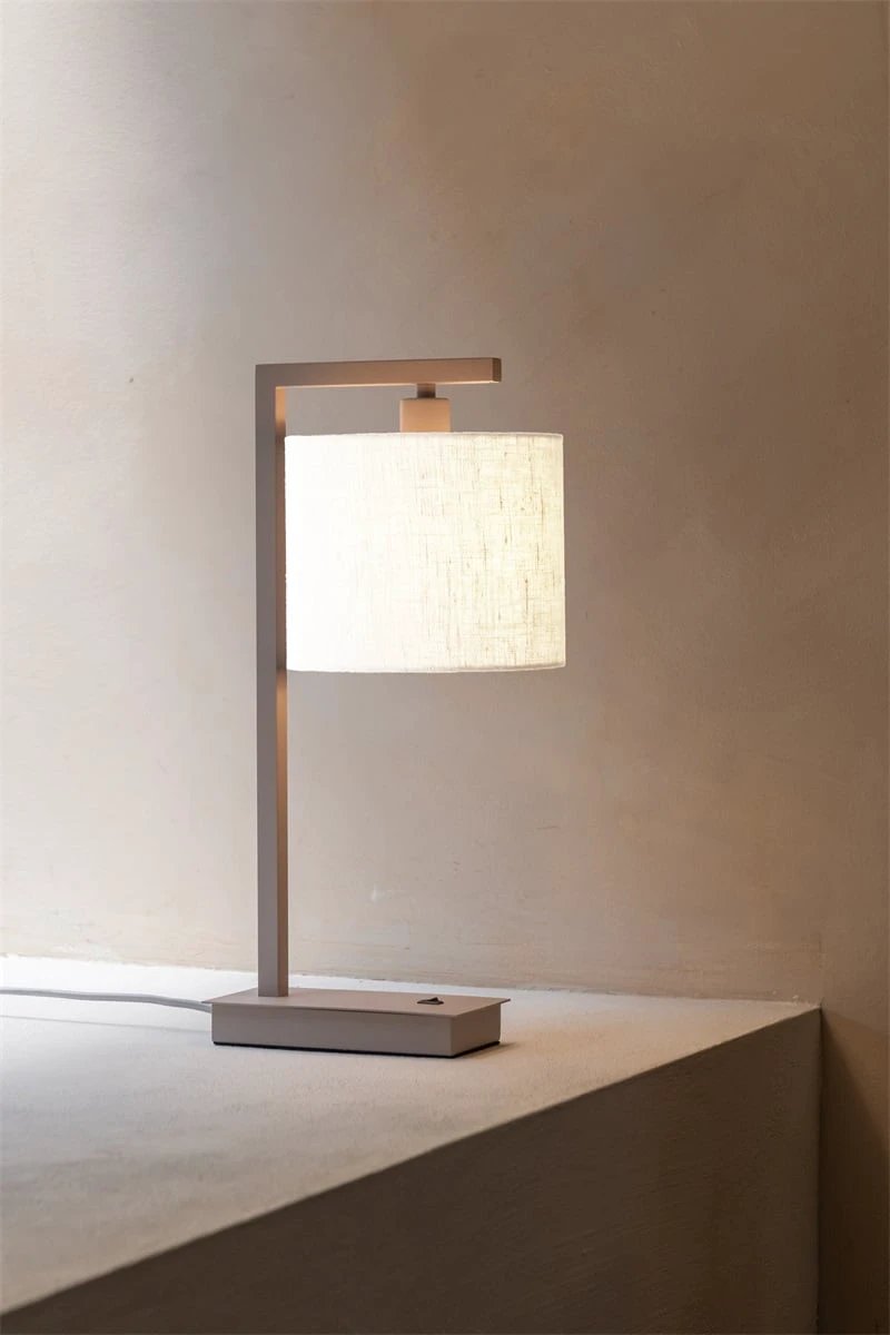 Tafellamp Boston zand met witte kap Ø18 x 15cm by it's about RoMi