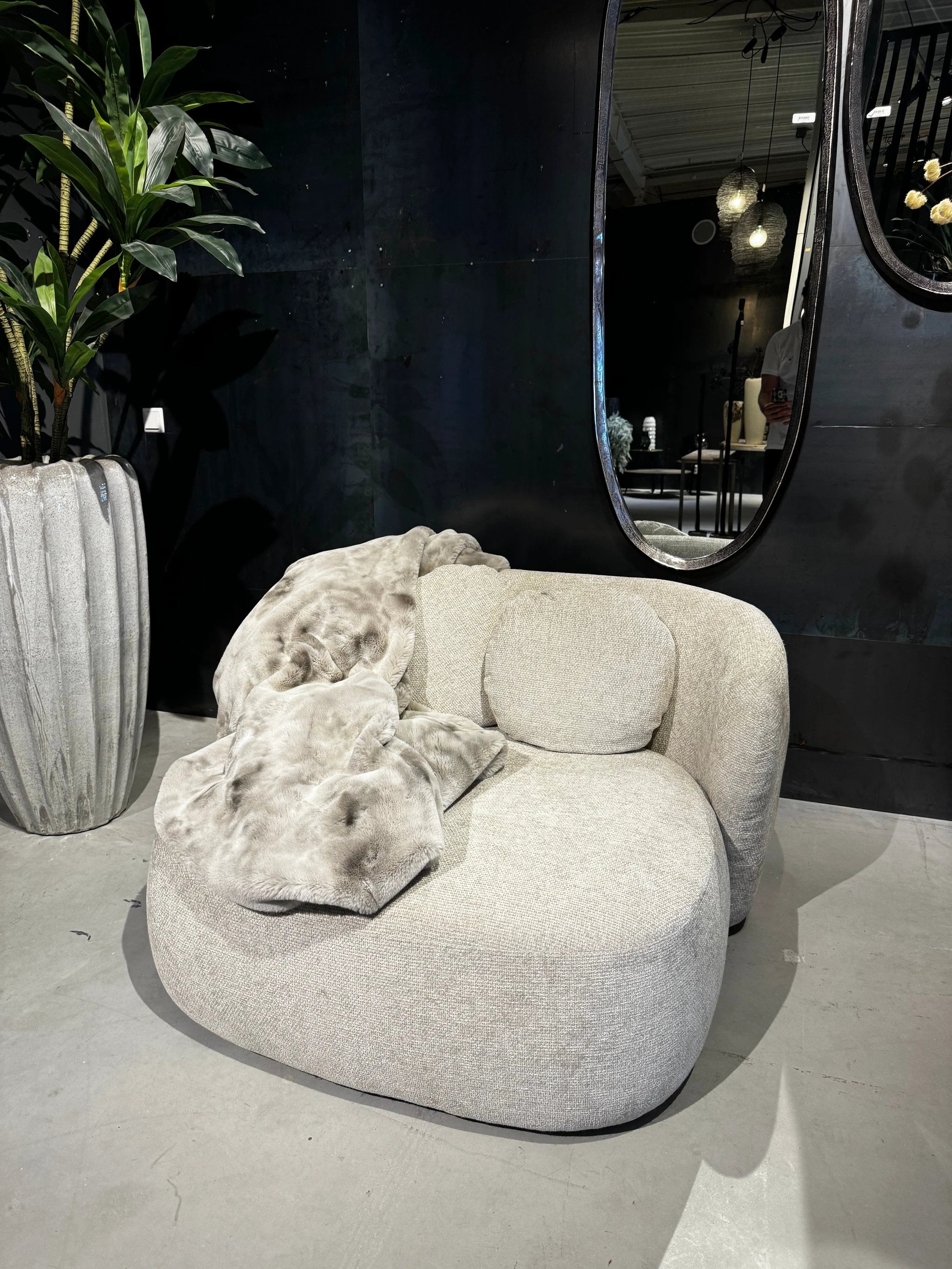 Aphrodite Cream loveseat by PTMD