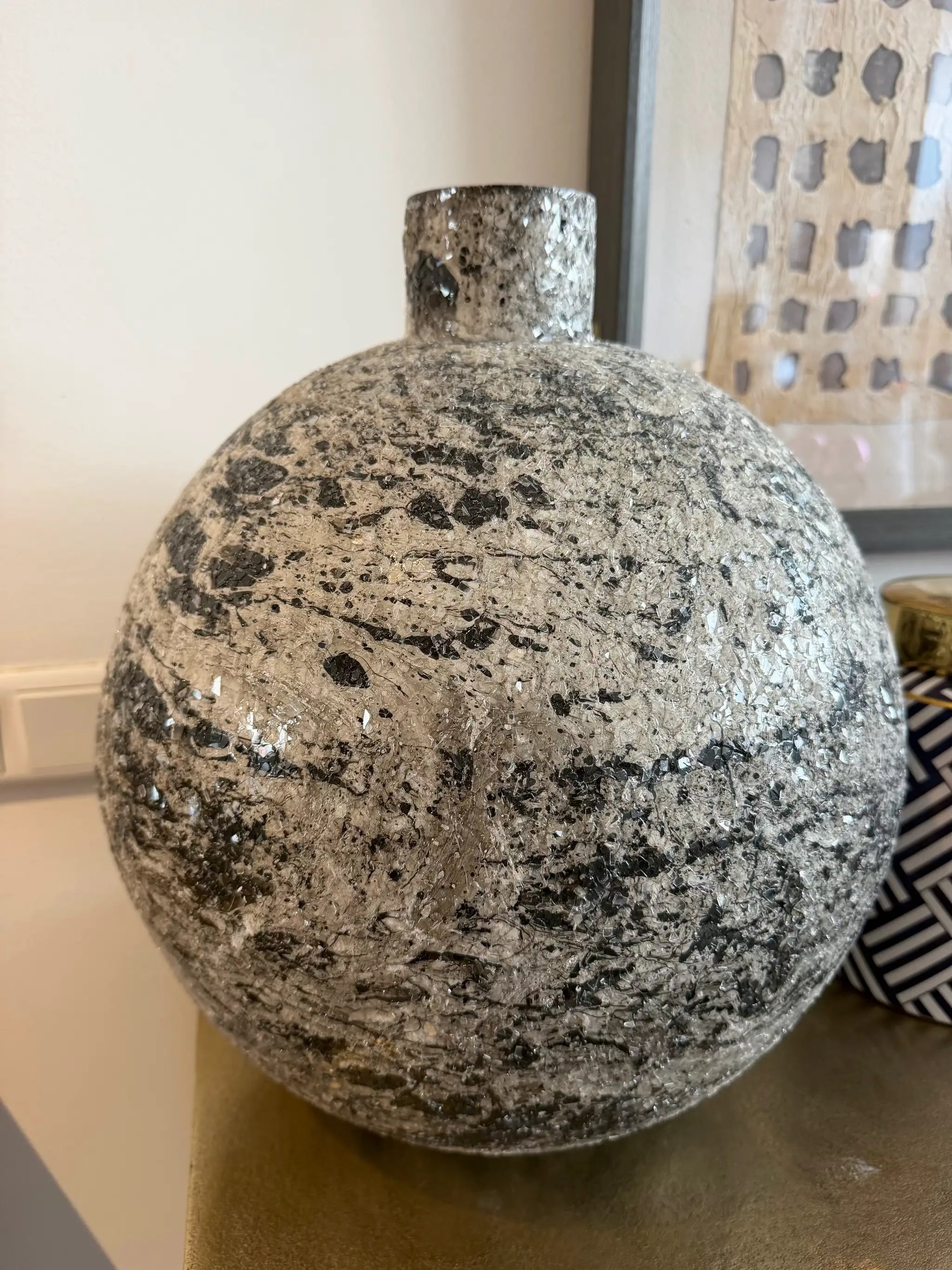 Vaas Delisha zwart/wit - studio sale by Richmond Interiors