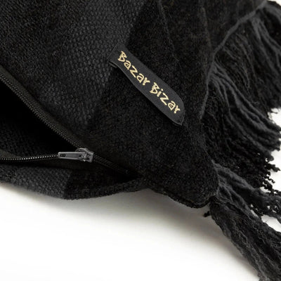 De Oh My Gee Kussenhoes - Zwart Fluweel - 30x50 by Bazar Bizar Antwerp