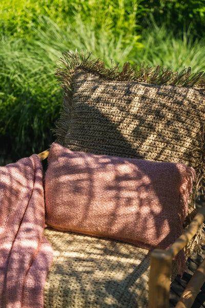 De Oh My Gee Kussenhoes - Zalm Roze - 30x50 by Bazar Bizar Antwerp