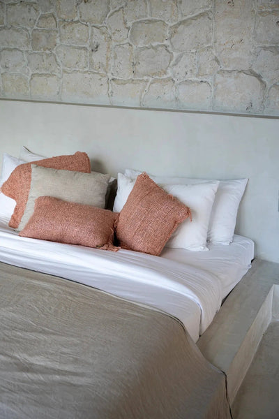 De Oh My Gee Kussenhoes - Zalm Roze - 40x40 by Bazar Bizar Antwerp