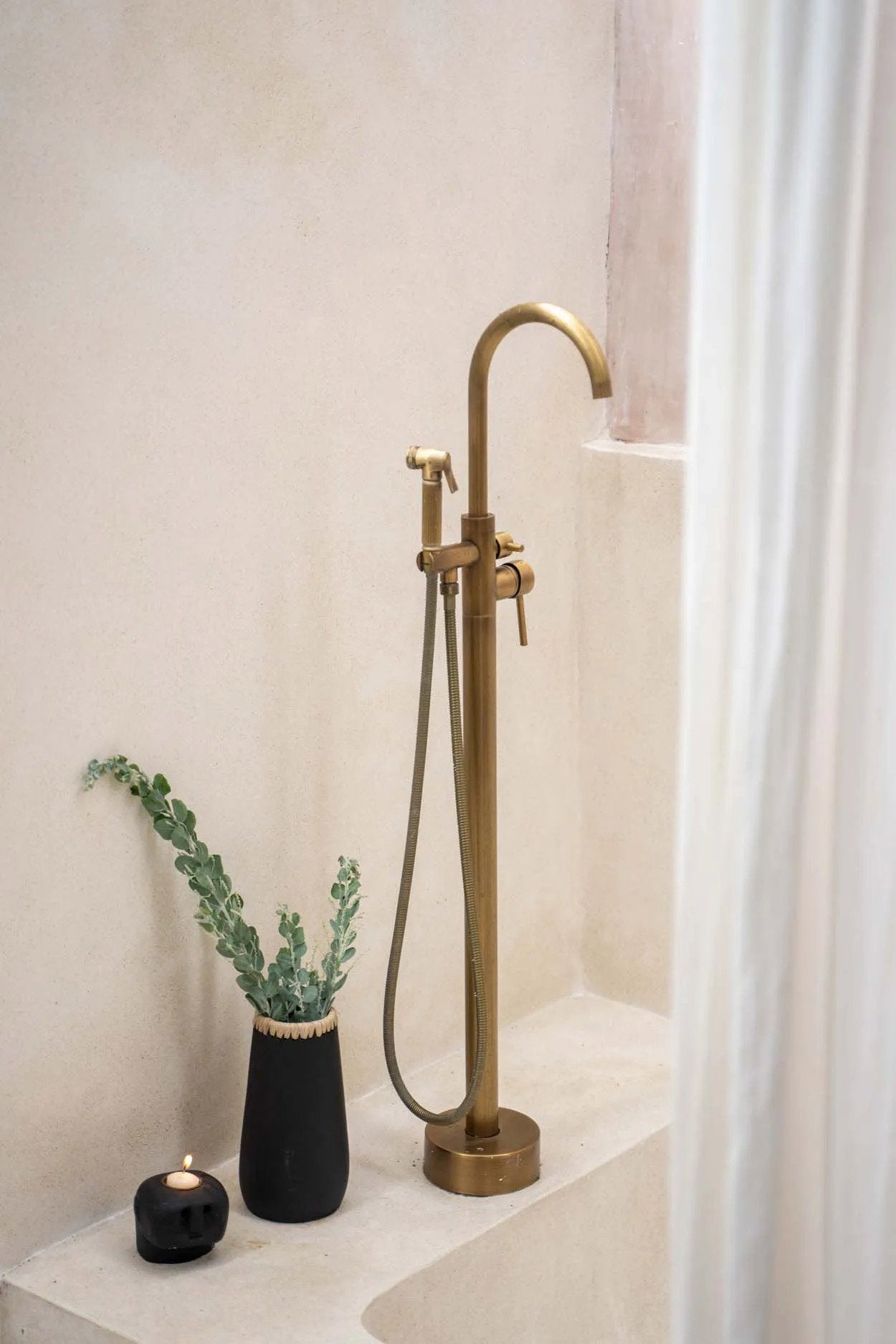 De Sneaky Vaas - Zwart Naturel Medium