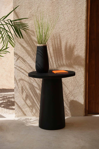 De Timber Conic Bijzettafel - Zwart - 50 by Bazar Bizar Antwerp