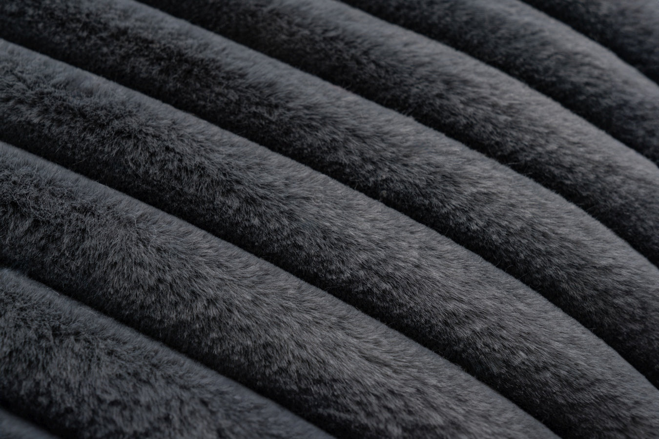 Kussen Plush 45x45 in 6 kleuren (set van 2)