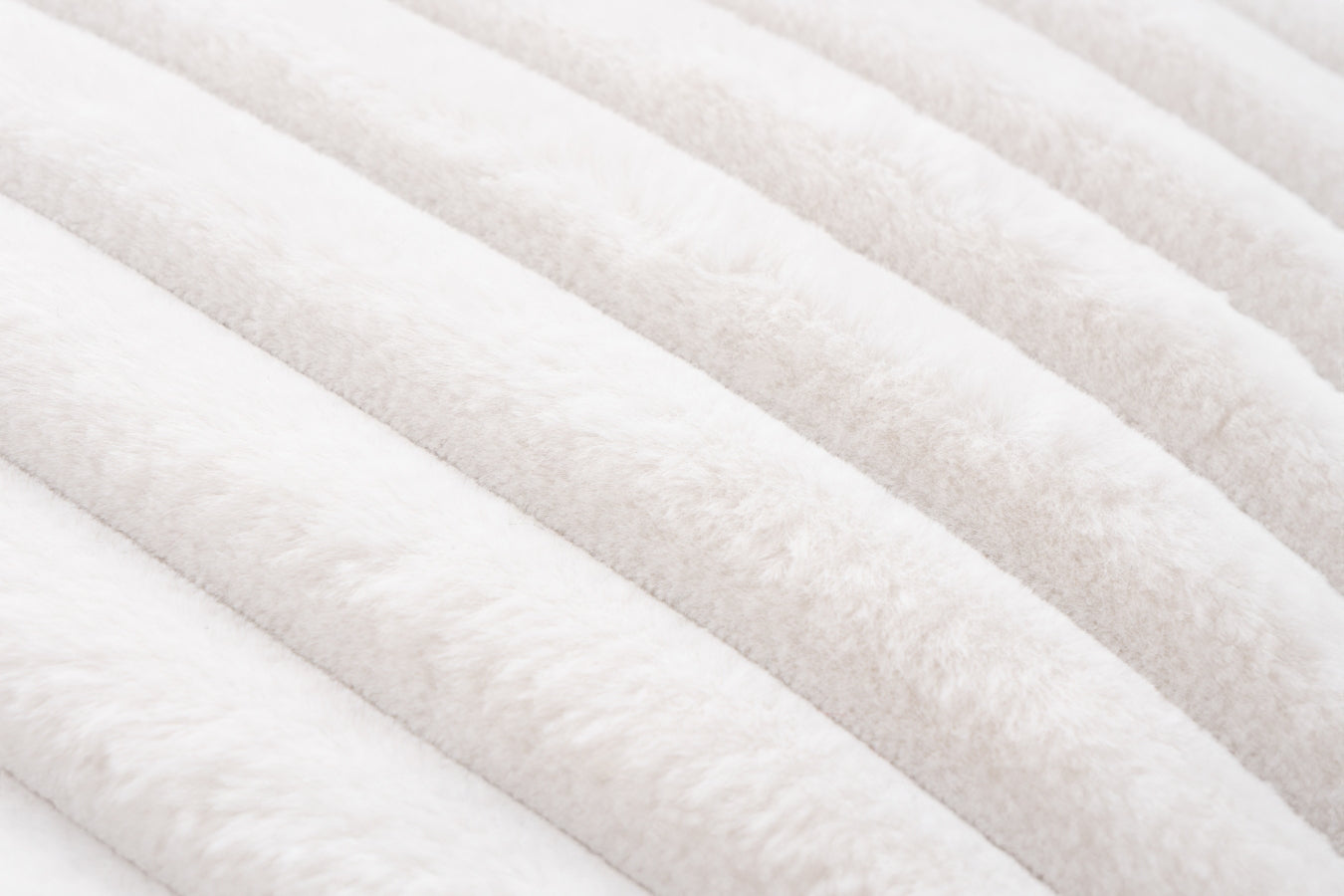 Kussen Plush 45x45 in 6 kleuren (set van 2)