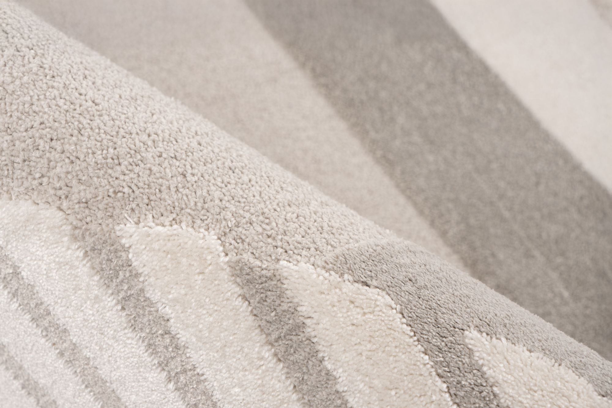 Vloerkleed Bergamo 701 Silver in 4 Maten