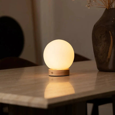 Tafellamp oplaadbaar Flore lichtbruin hout by Tavellio - Amsterdam