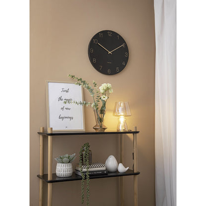 Wandklok charme gegraveerde cijfers Zwart