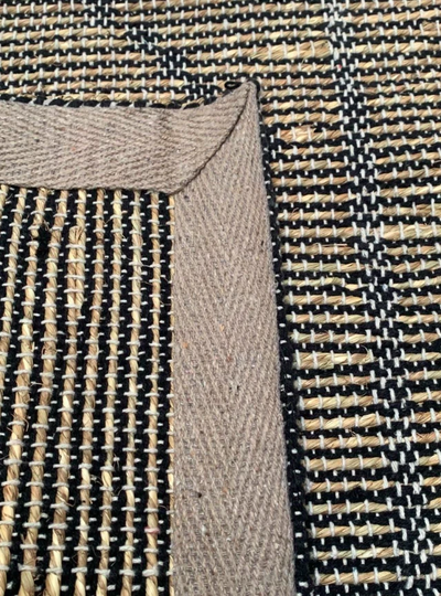 Gangloper zeegras met gewoven zwart katoen - in 2 maten by Rocaflor