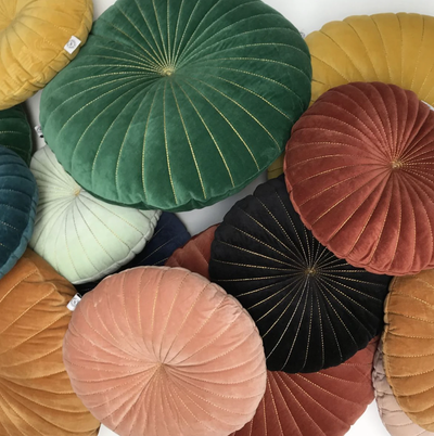 Kussen rond fluweel kerrie in 2 maten by Rocaflor