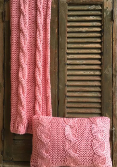 Deken gebreid kabelpatroon Koraalroze by Rocaflor