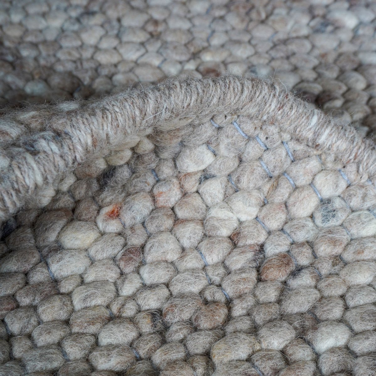 Vloerkleed Stone Donker Beige – Organisch 200 x 280 cm