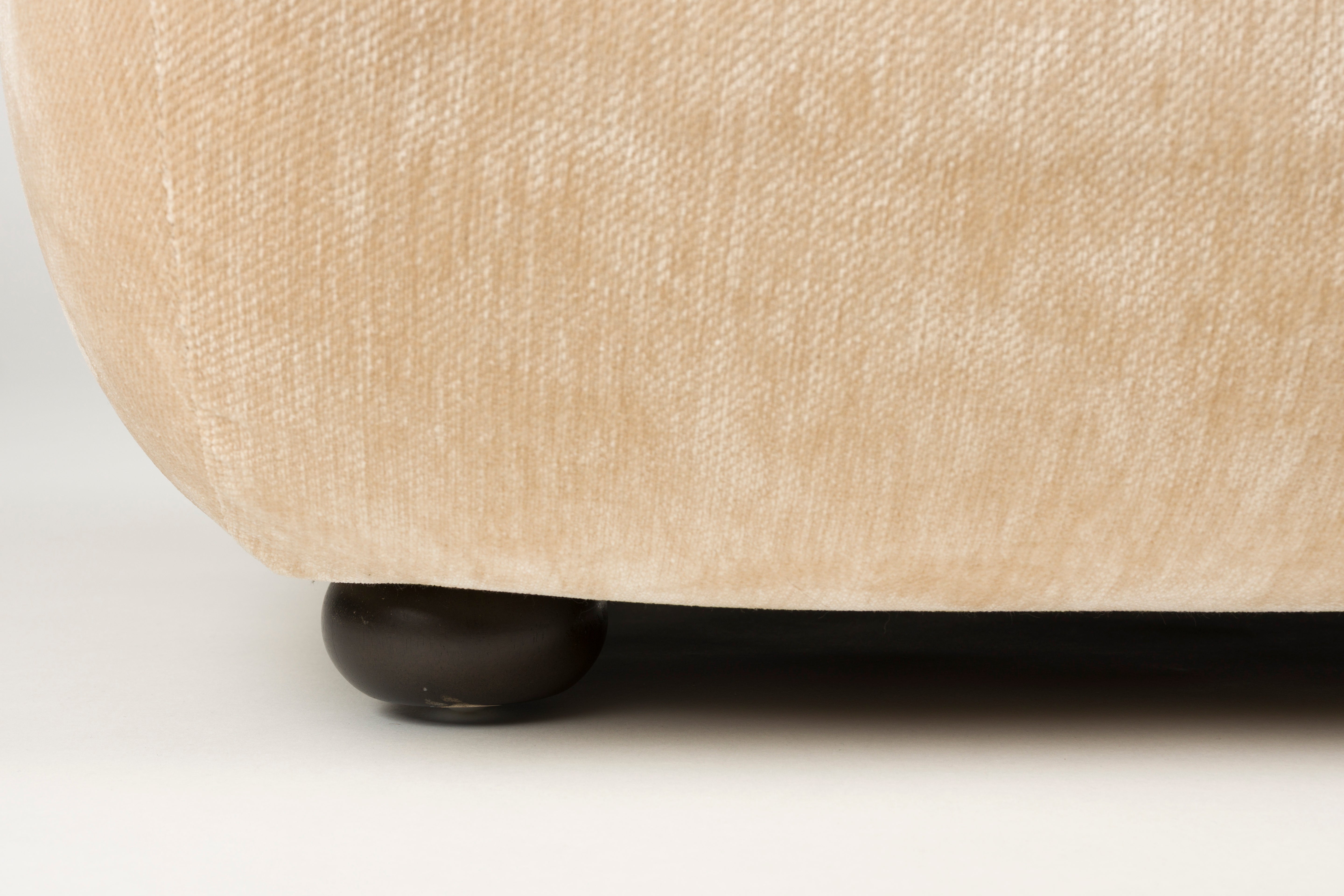 Lounge Chair Wyatt Velours Beige