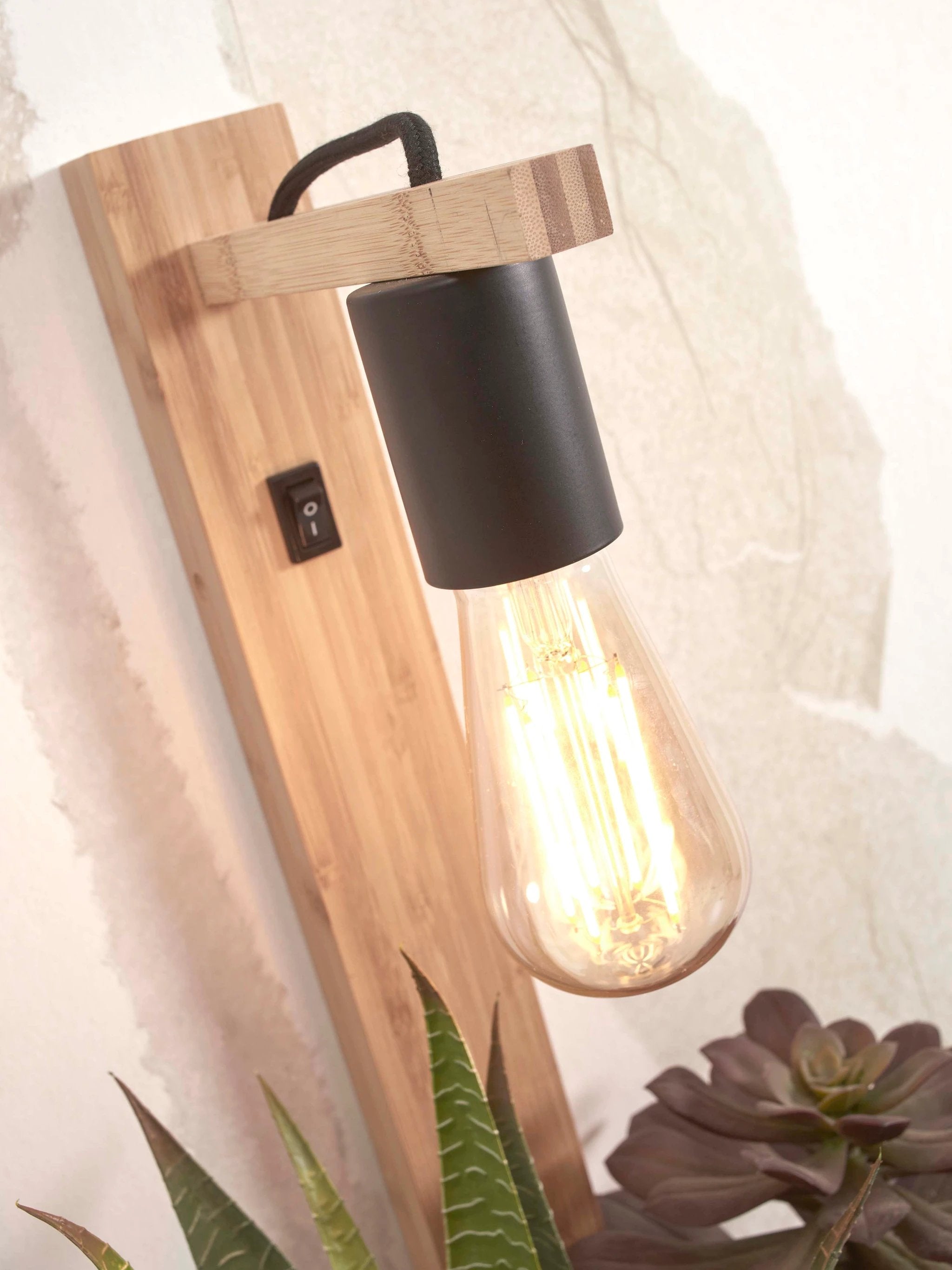 Wandlamp Flores - Bamboe - 30x18x52cm by GOOD&MOJO