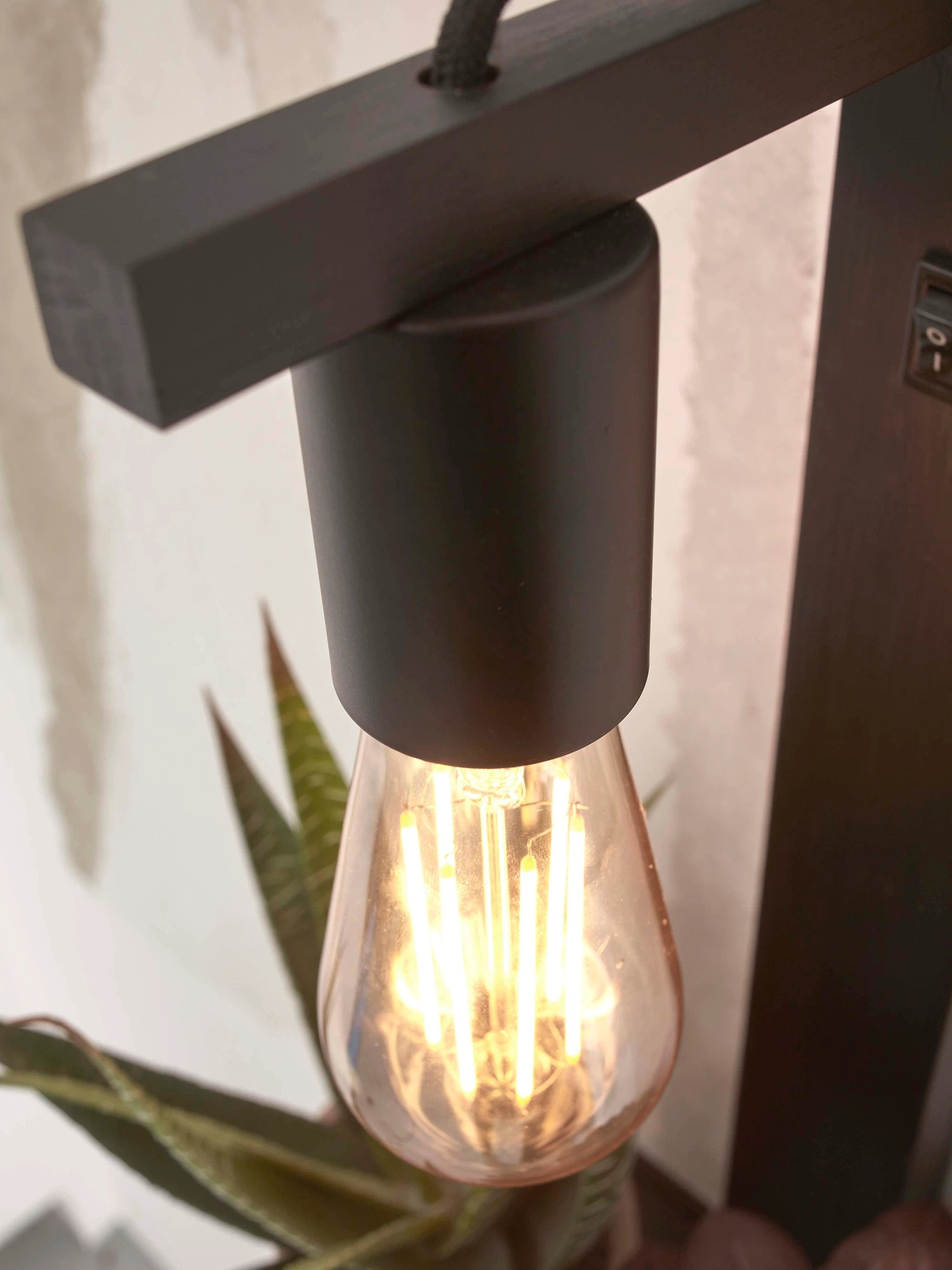 Wandlamp Flores - Bamboe Zwart - 30x18x52cm by GOOD&MOJO