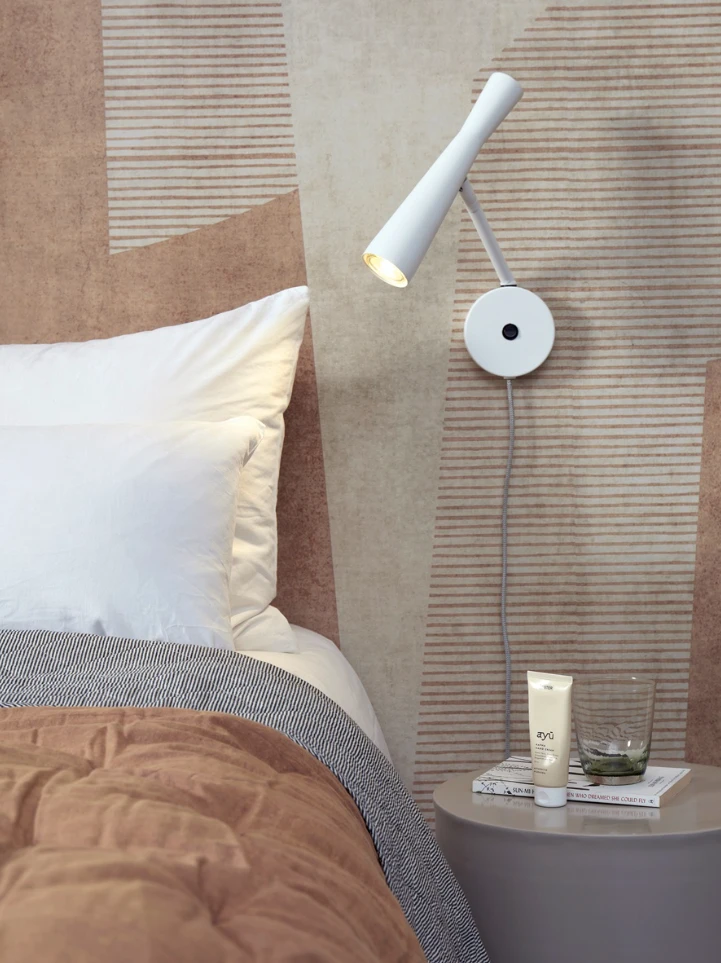 Wandlamp Bordeaux - Wit - 10.5x26x34.5cm by it's about RoMi