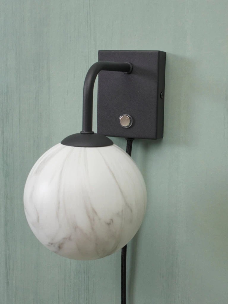 Wandlamp Carrara - Zwart/Wit - 12x18x21cm by it's about RoMi
