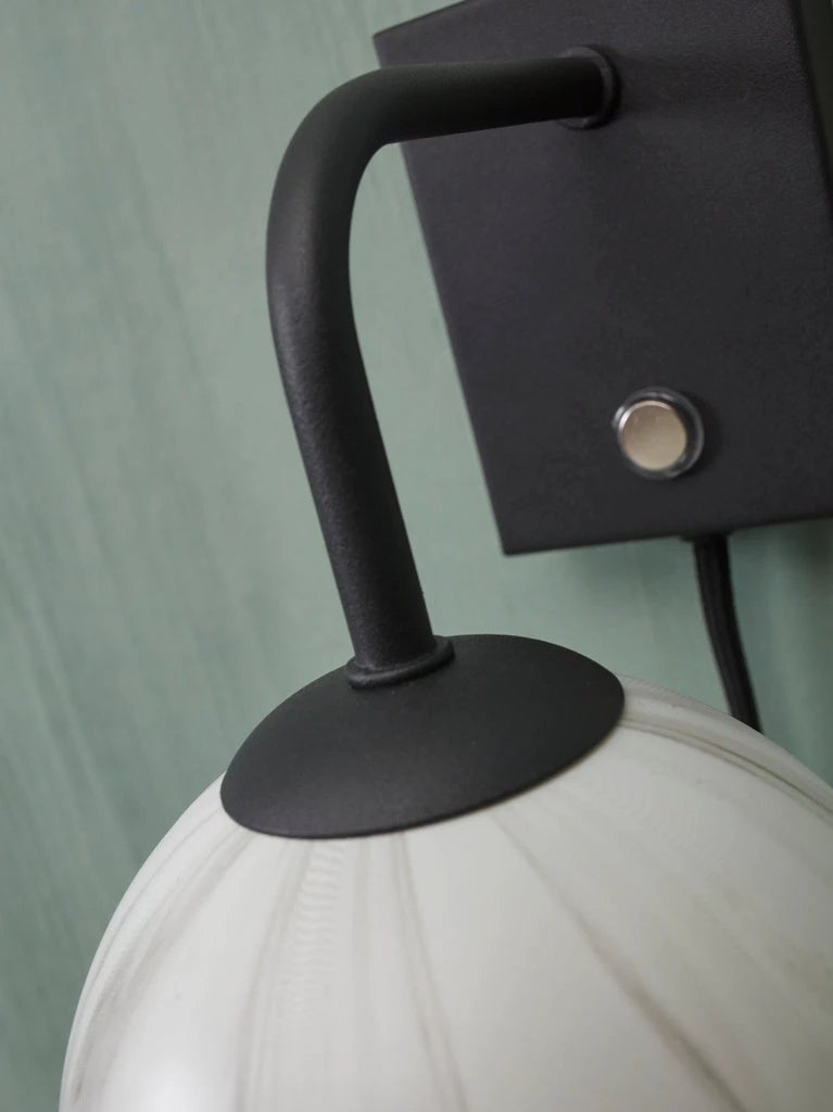 Wandlamp Carrara - Zwart/Wit - 12x18x21cm by it's about RoMi